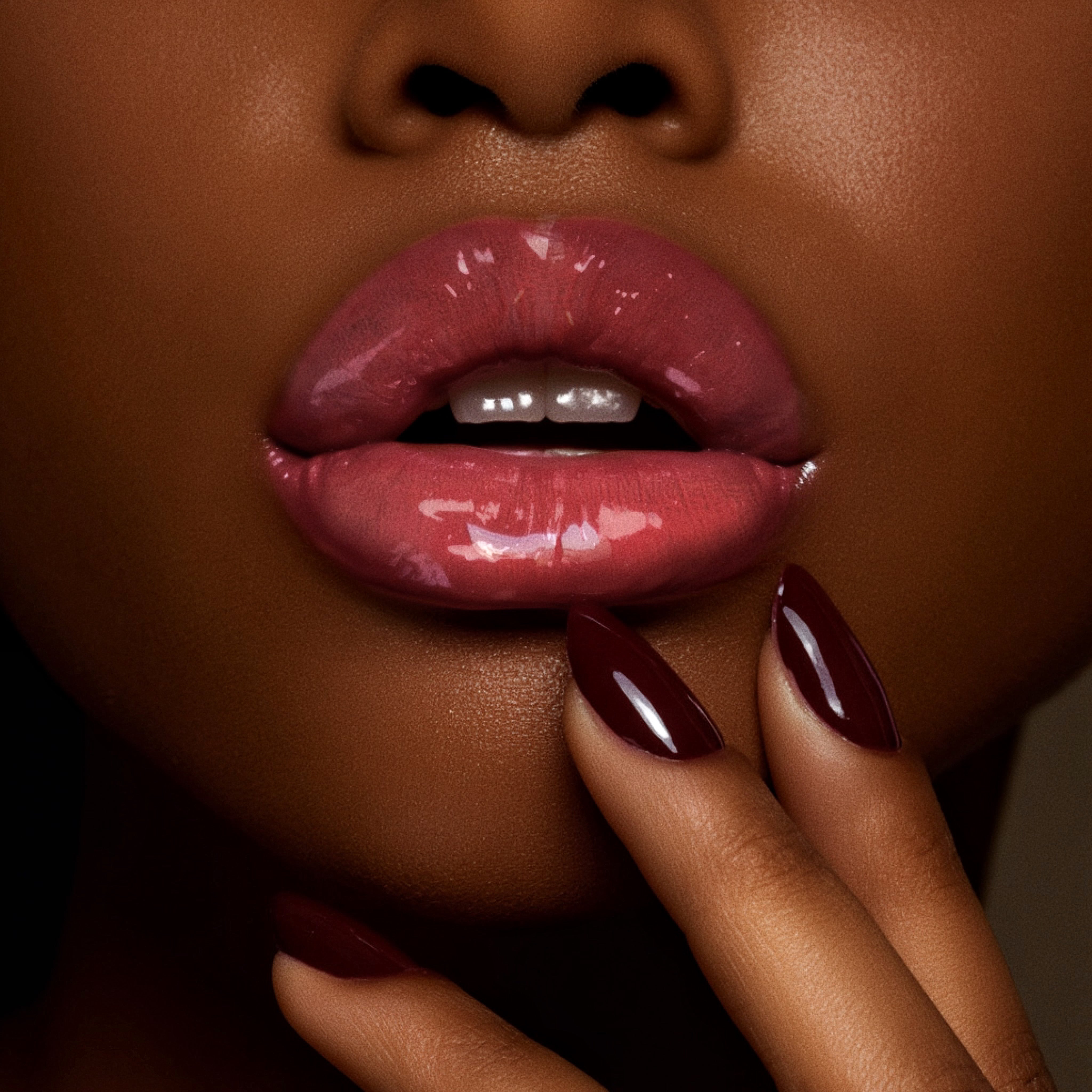 bouche femme noire lip gloss rose 10 fanm vertuous beauty