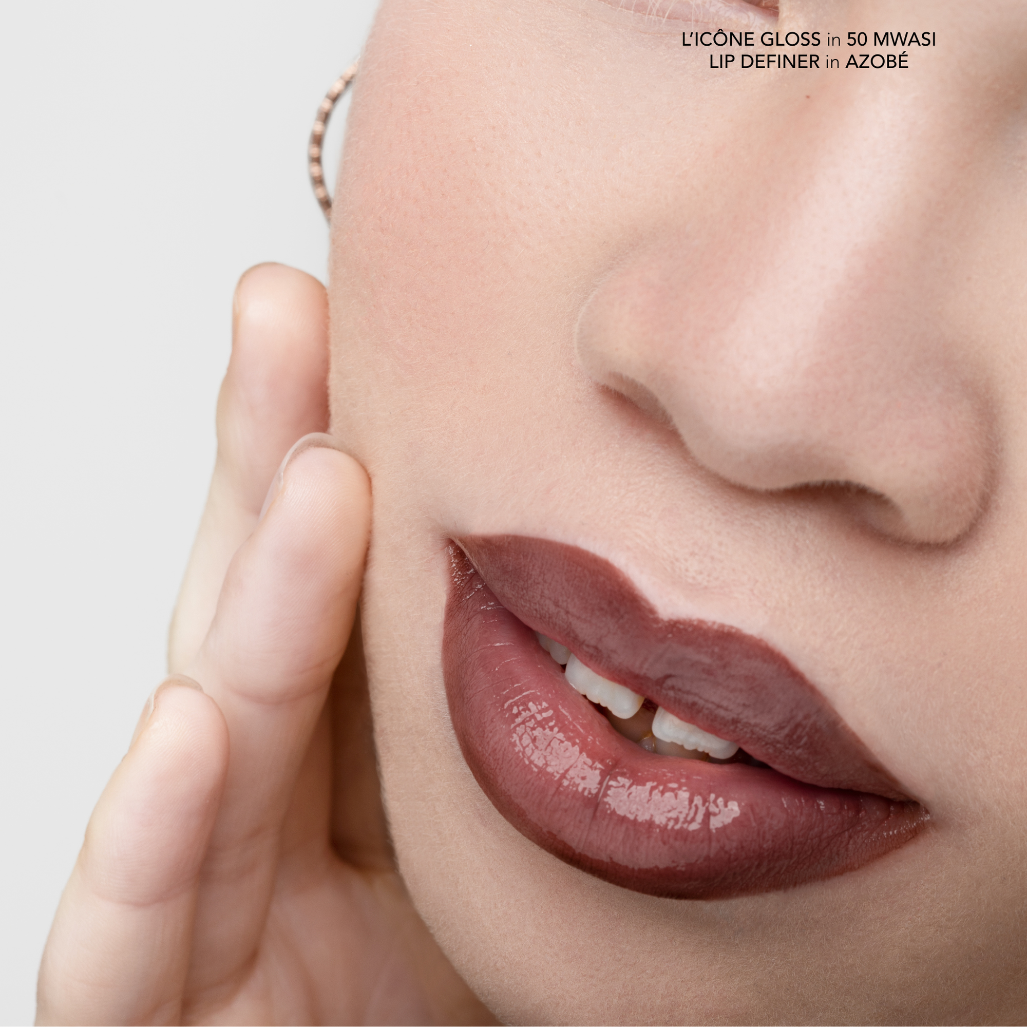 <tc>LIP DEFINER - AZOBÉ</tc>