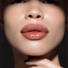 bouche femme albinos lip gloss pêche 30 mennzwi vertuous beauty