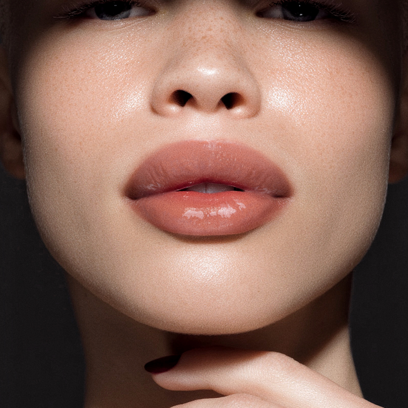 bouche femme albinos lip gloss pêche 30 mennzwi vertuous beauty