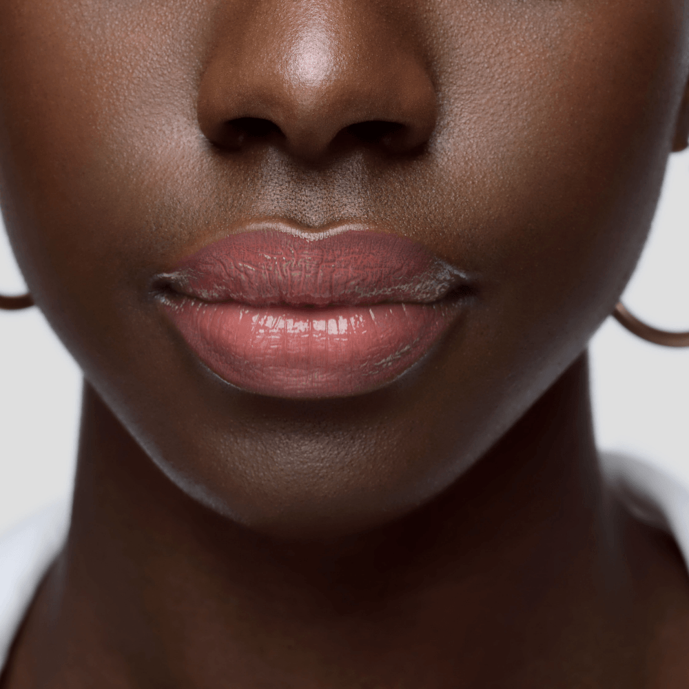 bouche femme noire lip gloss 10 fanm vertuous beauty
