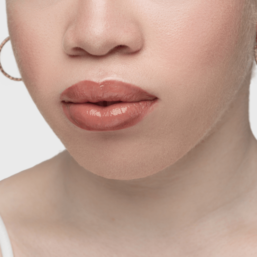 mouth albino woman lip gloss obiri lip liner Khaya vertuous beauty